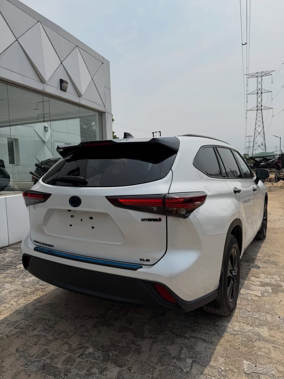 Premium business service vehicle